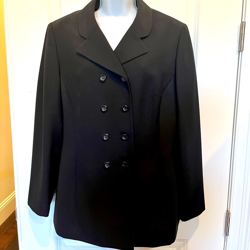 LE SUIT Double breasted jacket. Size 12. In perfect condition